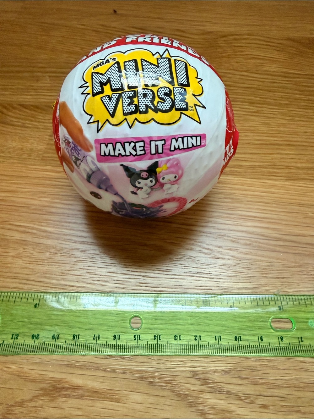 MGA's Mini Verse Make It Mini Surprise Ball - Hello Kitty and Friends